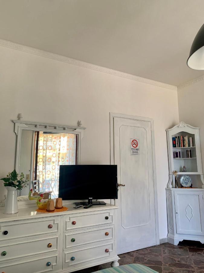 Larala' Bed & Breakfast เลชเช ภายนอก รูปภาพ